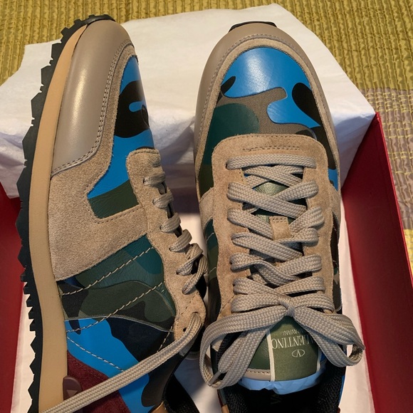 VALENTINO - Picture 5 of 8